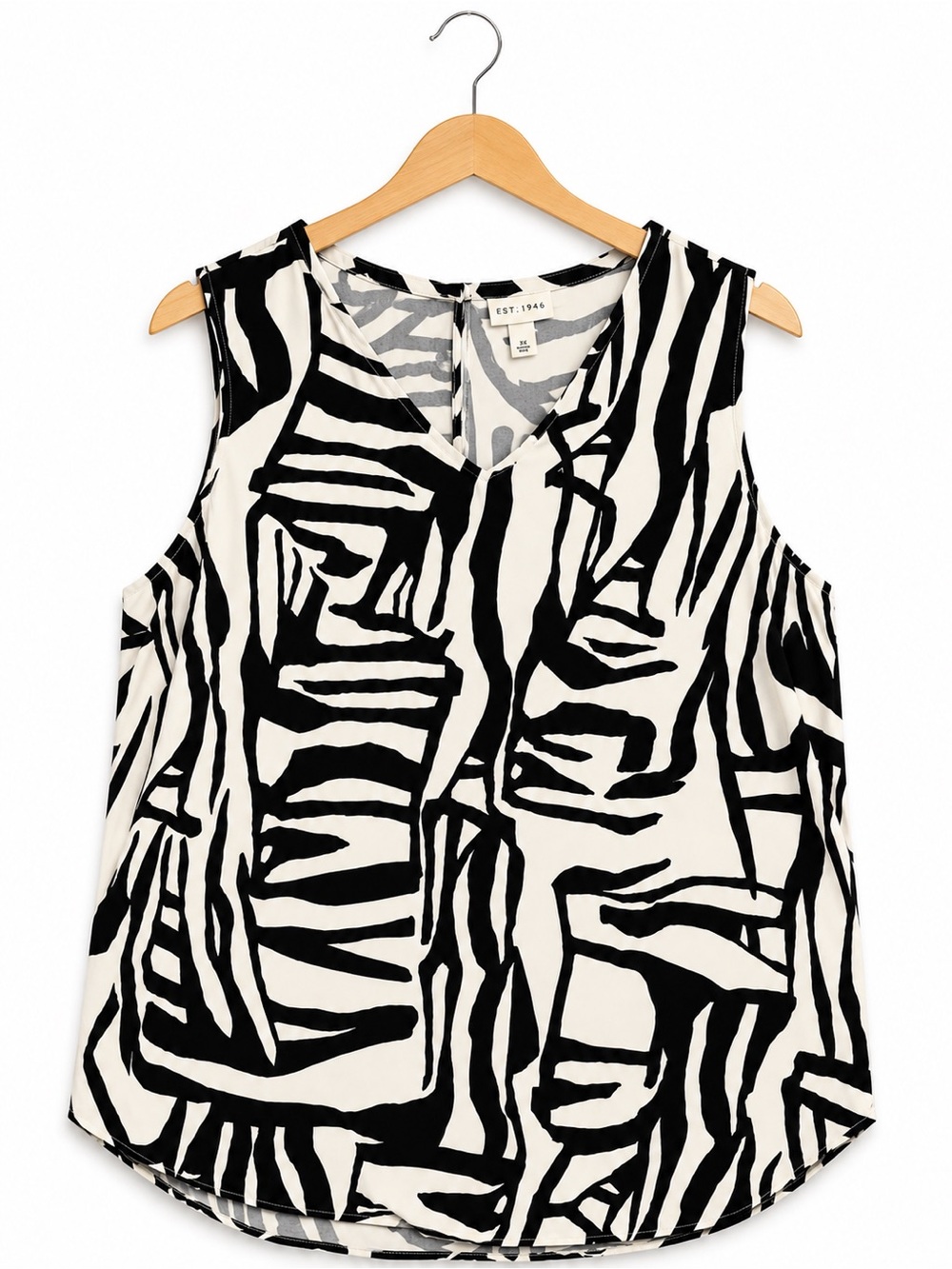 Ava & Viv Black and White Abstract V-Neck Sleeveless Top